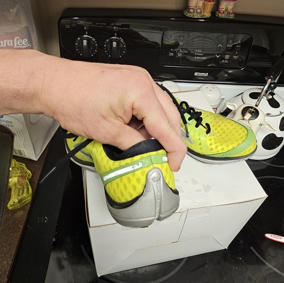 Brooks Pure Connect running shoes - repost d/t error. - Picture 5 of 13